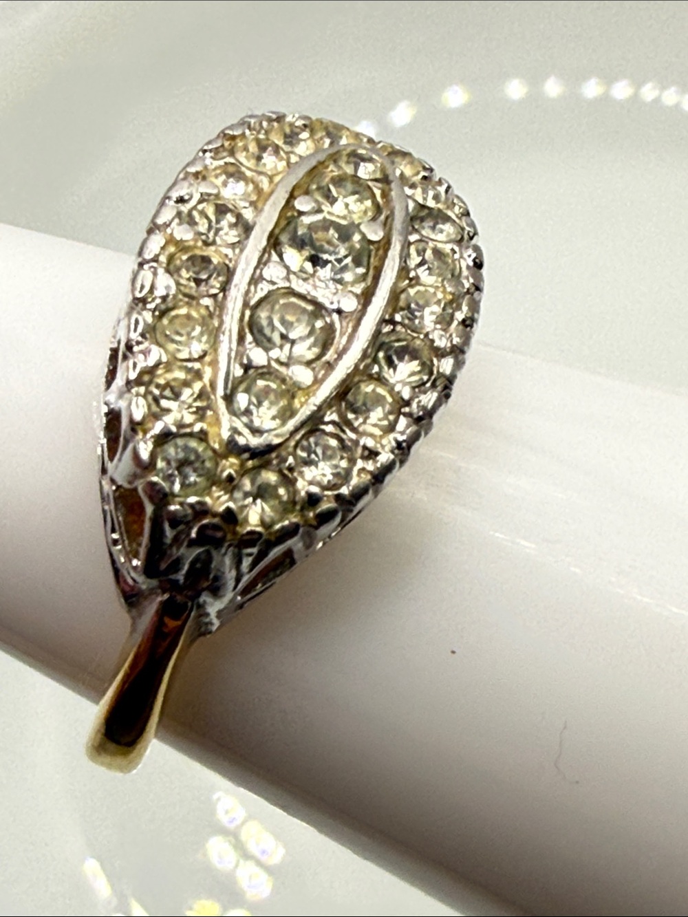 Stunning vintage 18K GE Golden Oval art deco pave rhinestone ring size 5